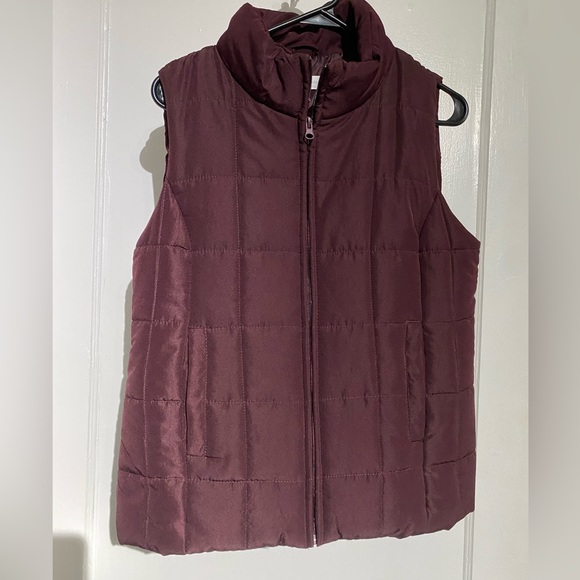 NY&C puffer vest. Burgundy/wine color - Picture 1 of 2